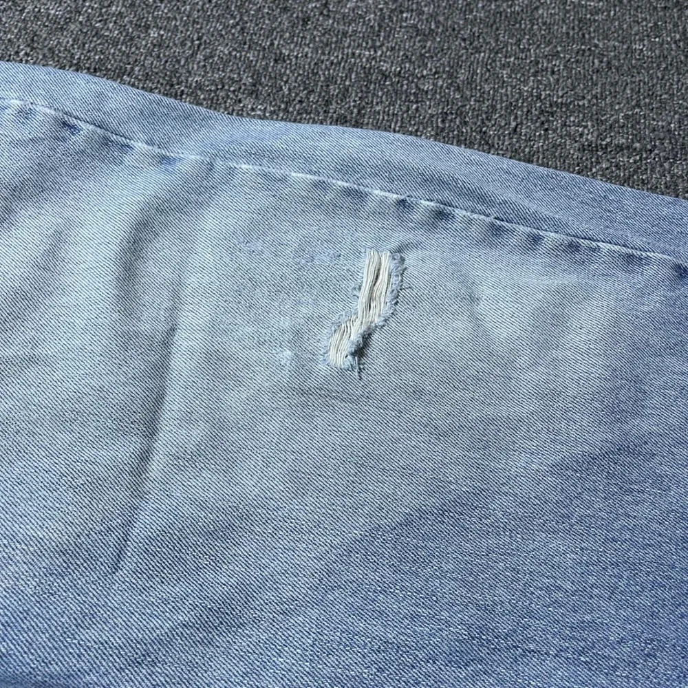Levi's Relaxed Fit Jeans 38x30 Light  Blue Denim Distressed Straight‎ 90CCCAN1